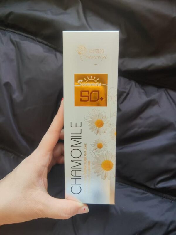 CHAMOMILE Whitening Spray Sunscreen with SPF 50+ - Image 4