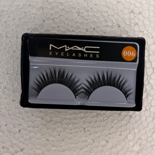 Mac Eyelashes/ False Eyelashes - Image 5