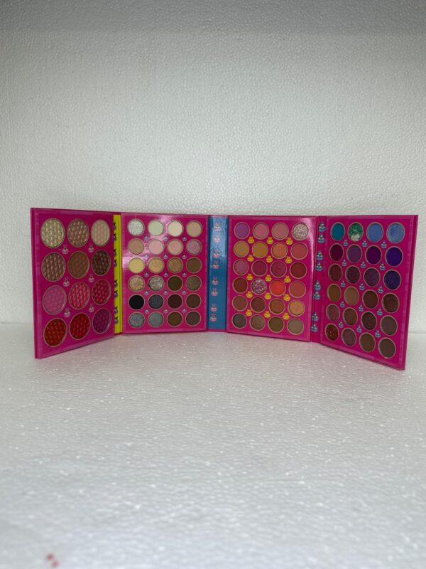 84 Colour Fashion Models Naked Flower Donald Eyeshadow Palette